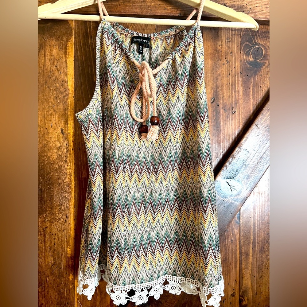 Derek Heart Tank with front tie 

 Crochet Knit appearance